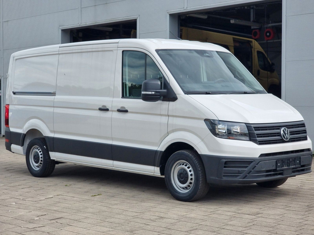 Volkswagen Crafter 35 L3H2 140 PS MJ 2025 Lager - Kastenwagen: das Bild 2 Volkswagen Crafter 35 L3H2 140 PS MJ 2025 Lager - Kastenwagen: das Bild 2