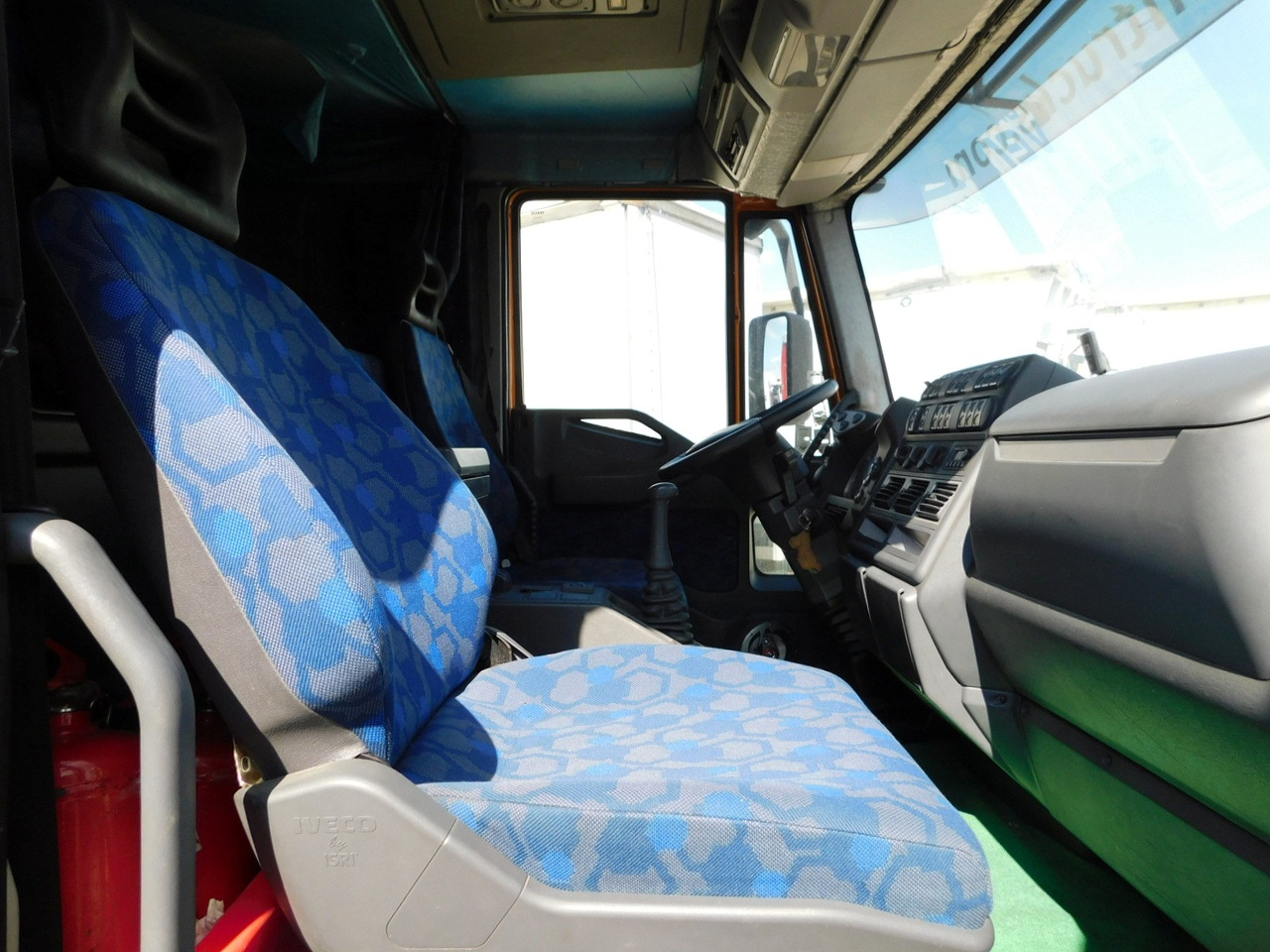 Iveco Eurocargo 120e24pmll - Koffer LKW: das Bild 5 Iveco Eurocargo 120e24pmll - Koffer LKW: das Bild 5