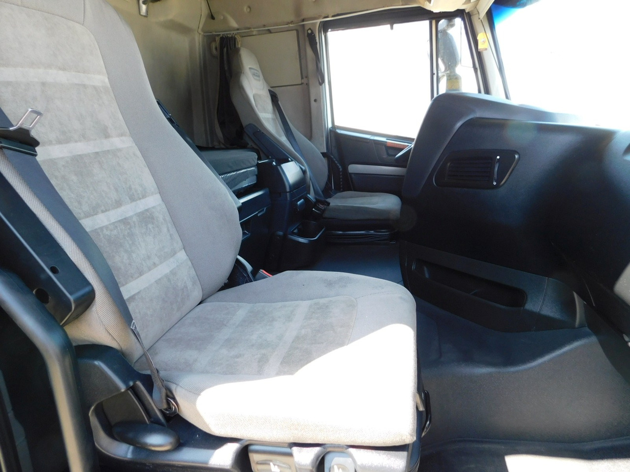 Iveco As440tp - Sattelzugmaschine: das Bild 5 Iveco As440tp - Sattelzugmaschine: das Bild 5