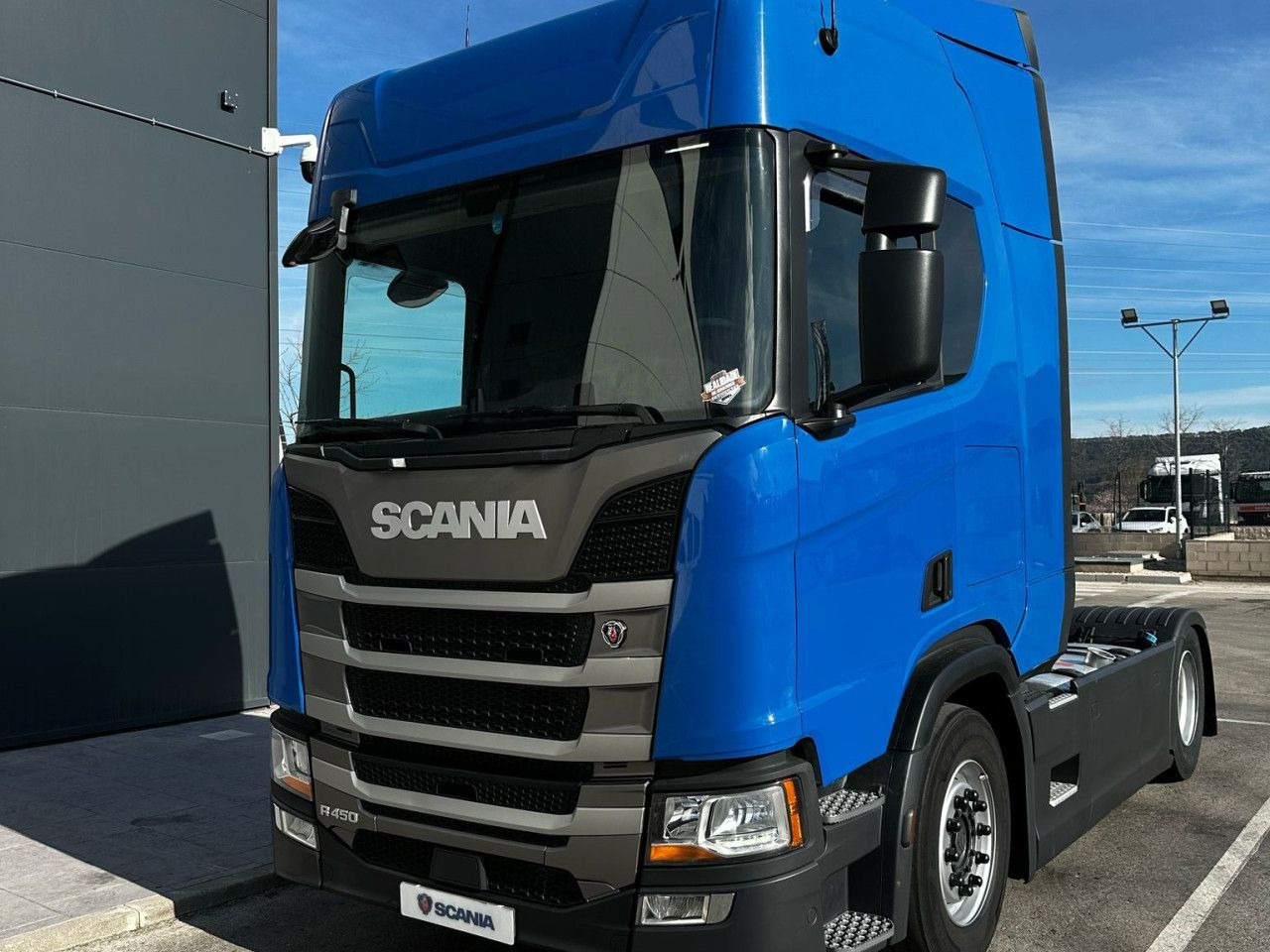 Scania R 450 - Sattelzugmaschine: das Bild 1 Scania R 450 - Sattelzugmaschine: das Bild 1
