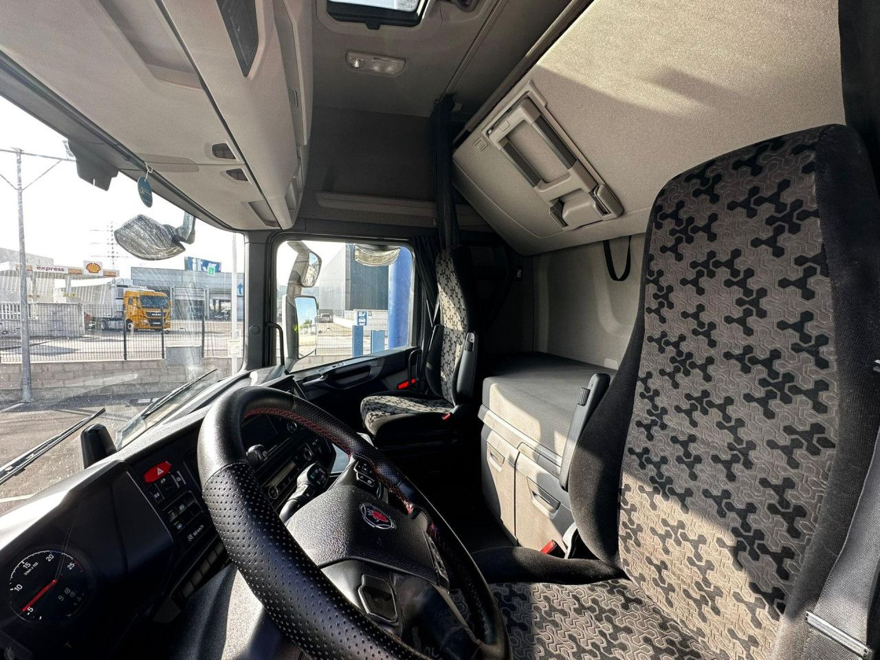 Scania S 450 - Sattelzugmaschine: das Bild 5 Scania S 450 - Sattelzugmaschine: das Bild 5