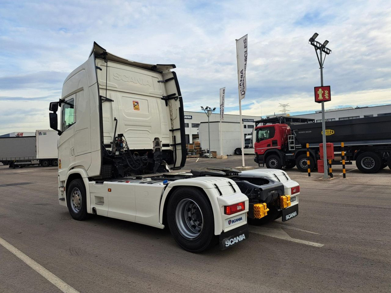 Scania UVES01240224 - Sattelzugmaschine: das Bild 3 Scania UVES01240224 - Sattelzugmaschine: das Bild 3