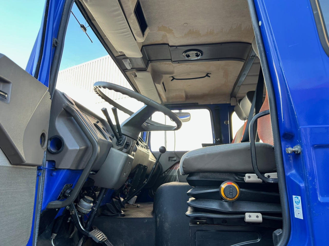 Feuerwehrfahrzeug 120-23 AW 4x4 Doka 120-23 AW 4x4 Doka, V8-Motor, Mannschaftswagen 16 Sitze, Seilwinde: das Bild 14