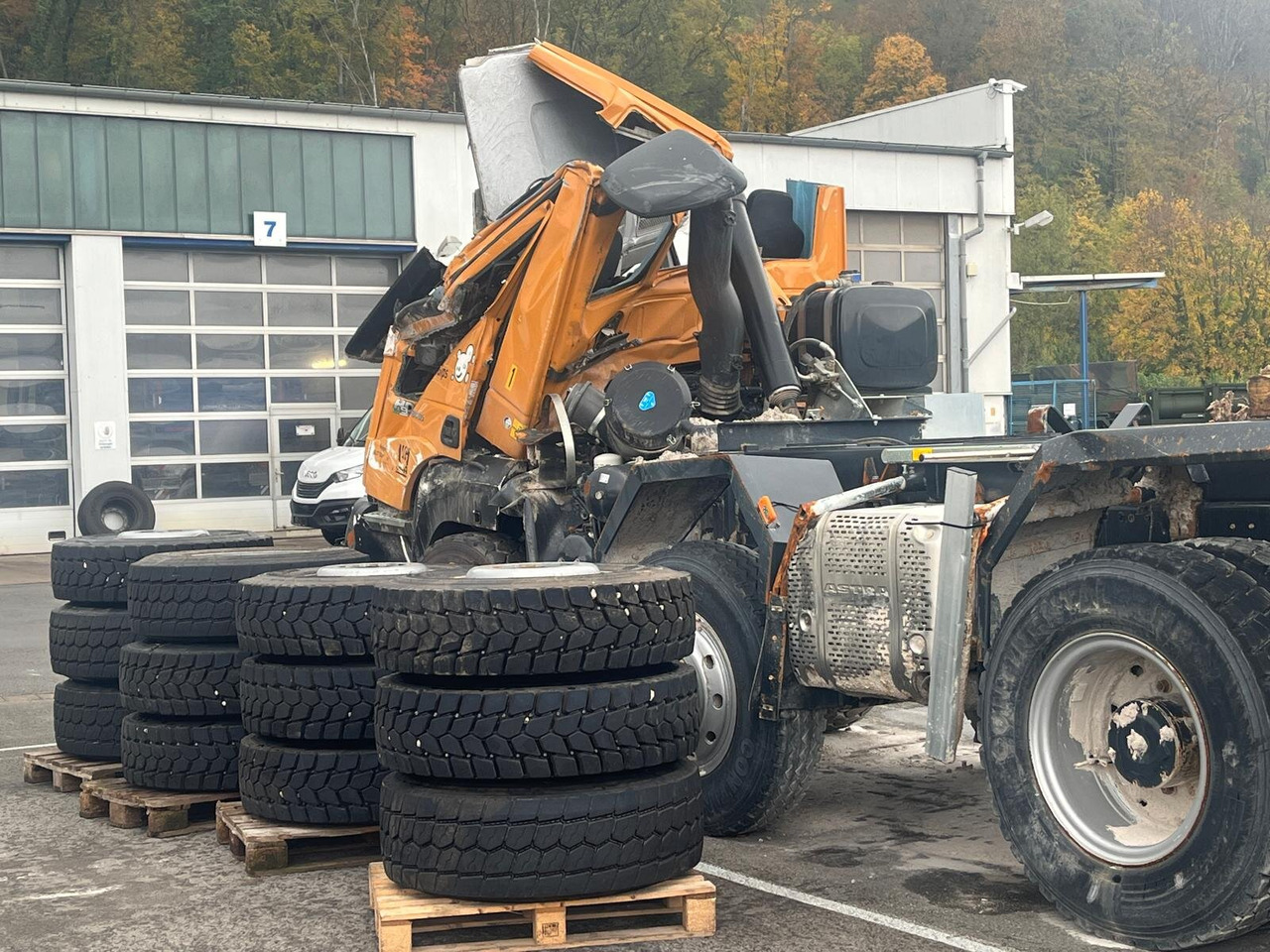 ASTRA HD9 86.50-90 8x6 ASTRA HD9 86.50-90 8x6, Unfallschaden, Cursor 13 - Fahrgestell LKW: das Bild 1 ASTRA HD9 86.50-90 8x6 ASTRA HD9 86.50-90 8x6, Unfallschaden, Cursor 13 - Fahrgestell LKW: das Bild 1