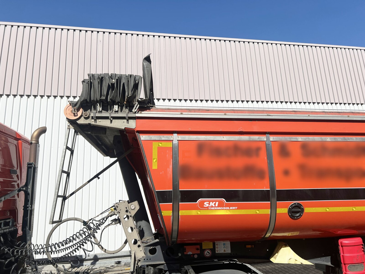 Schmitz Cargobull SKI 24 SL 7.2 SKI 24 SL 7.2, Thermo-Stahlmulde ca. 24m³, Liftachse, E-Verdeck - Auflieger: das Bild 3 Schmitz Cargobull SKI 24 SL 7.2 SKI 24 SL 7.2, Thermo-Stahlmulde ca. 24m³, Liftachse, E-Verdeck - Auflieger: das Bild 3