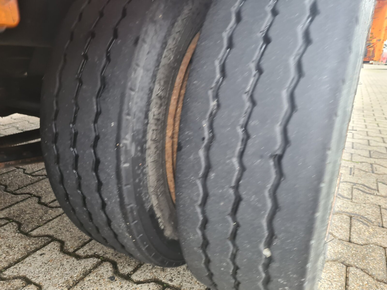 ETK-TA ETK-TA, hydr. Auffahrrampen - Baumaschinenanhänger: das Bild 4 ETK-TA ETK-TA, hydr. Auffahrrampen - Baumaschinenanhänger: das Bild 4