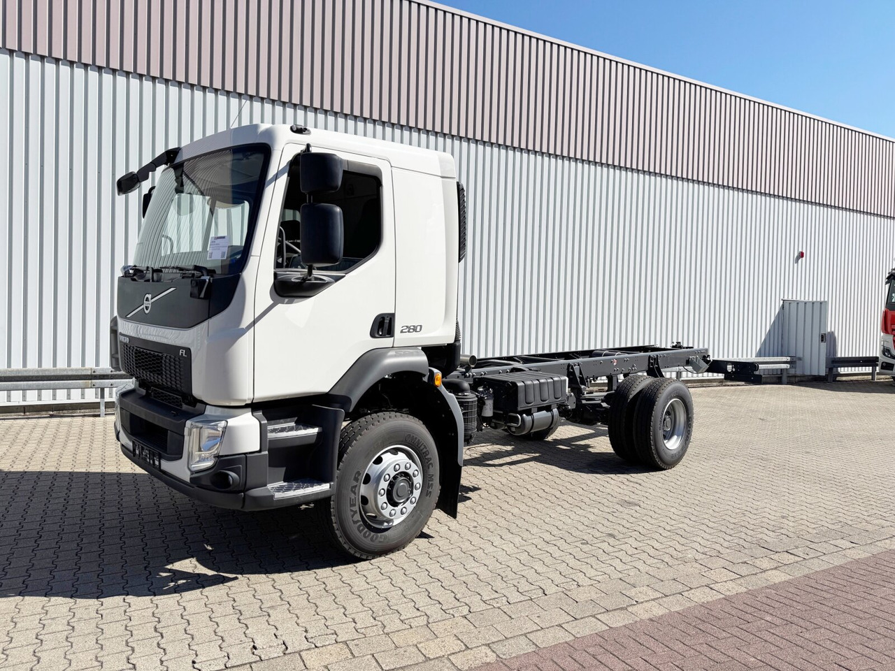 FL 280 4x4 FL 280 4x4, Nebenantrieb - Fahrgestell LKW: das Bild 1 FL 280 4x4 FL 280 4x4, Nebenantrieb - Fahrgestell LKW: das Bild 1