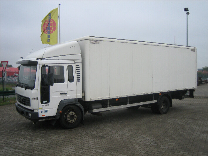 FL 6-12 4x2 FL 6-12 4x2, 4x vorhanden! - Koffer LKW: das Bild 4 FL 6-12 4x2 FL 6-12 4x2, 4x vorhanden! - Koffer LKW: das Bild 4