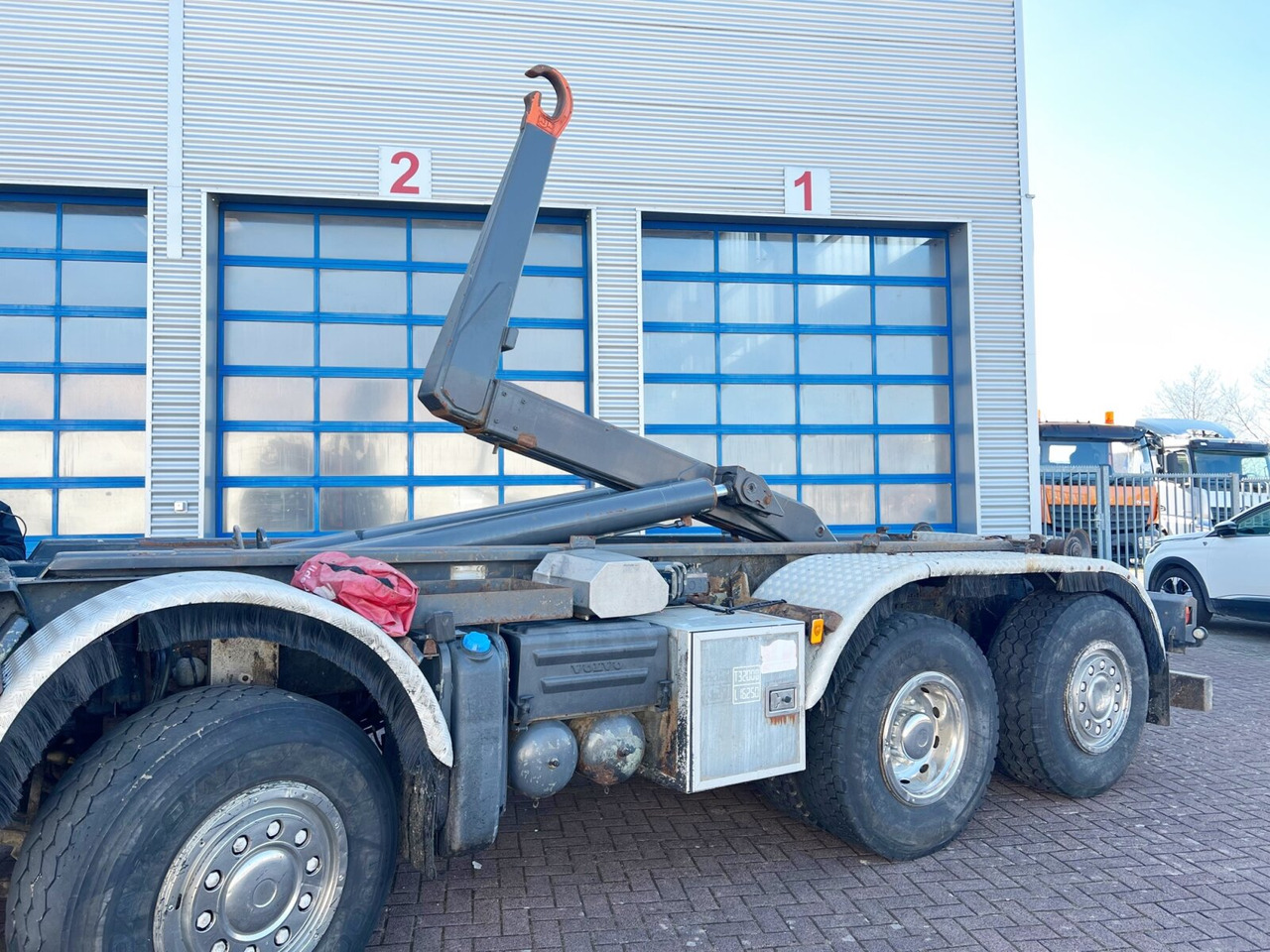 FM 460 8x2-6 FM 460 8x2-6, Lenk-/Liftachse, Kran HMF 2020-K4, Funk - Abrollkipper, Autokran: das Bild 4 FM 460 8x2-6 FM 460 8x2-6, Lenk-/Liftachse, Kran HMF 2020-K4, Funk - Abrollkipper, Autokran: das Bild 4