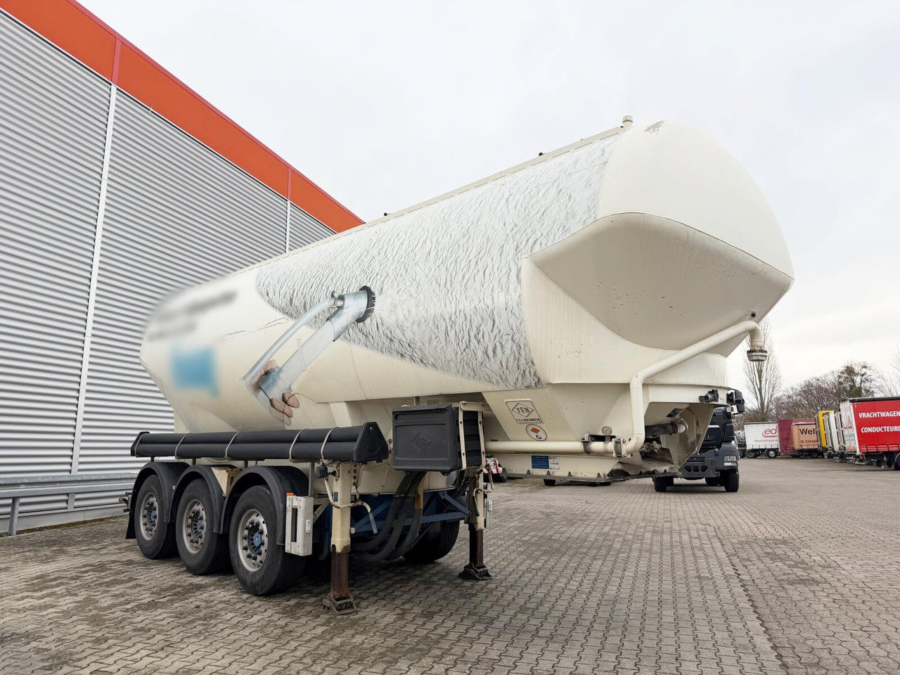 Siloauflieger Feldbinder EUT 38.3-3 EUT 38.3-3, Liftachse, 3 Kammern, ca. 38.000l: das Bild 13 Siloauflieger Feldbinder EUT 38.3-3 EUT 38.3-3, Liftachse, 3 Kammern, ca. 38.000l: das Bild 13