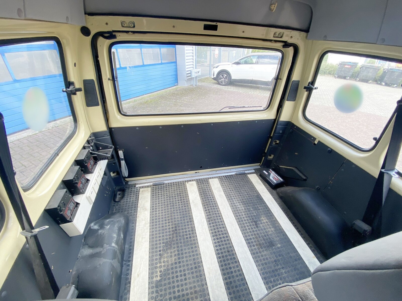 Ford Transit 2.5 4x2 Transit 2.5 4x2, Personentransporter, 8 Sitze - Kleinbus, Personentransporter: das Bild 4 Ford Transit 2.5 4x2 Transit 2.5 4x2, Personentransporter, 8 Sitze - Kleinbus, Personentransporter: das Bild 4