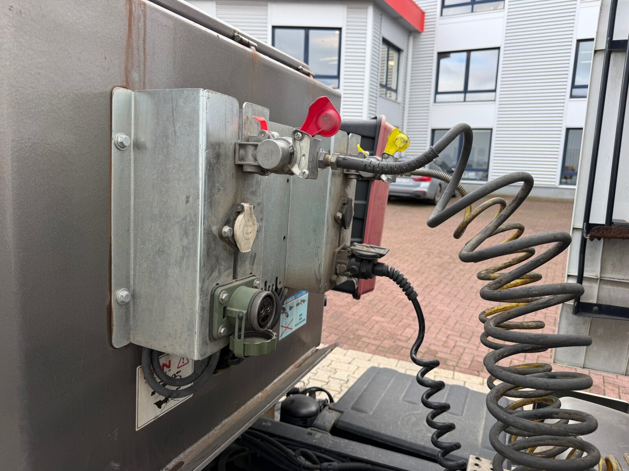 GVN Trailer 329 GVN Trailer 329, Liftachse, Verbr. auf 3m, hydr. Rampen - Tieflader Auflieger: das Bild 2 GVN Trailer 329 GVN Trailer 329, Liftachse, Verbr. auf 3m, hydr. Rampen - Tieflader Auflieger: das Bild 2