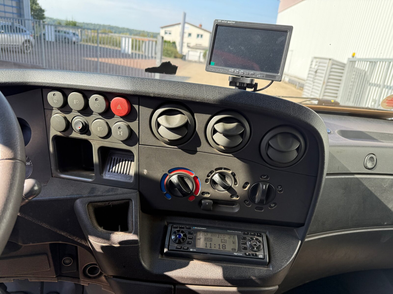 Iveco Daily 65C15D 4x2 Doka Daily 65C15D 4x2 Doka, Grüne Plakette, City-Abroller - Abrollkipper: das Bild 3 Iveco Daily 65C15D 4x2 Doka Daily 65C15D 4x2 Doka, Grüne Plakette, City-Abroller - Abrollkipper: das Bild 3