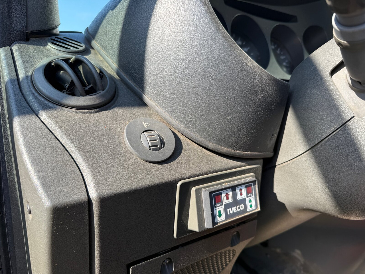 Iveco Daily 65C15D 4x2 Doka Daily 65C15D 4x2 Doka, Grüne Plakette, City-Abroller - Abrollkipper: das Bild 5 Iveco Daily 65C15D 4x2 Doka Daily 65C15D 4x2 Doka, Grüne Plakette, City-Abroller - Abrollkipper: das Bild 5