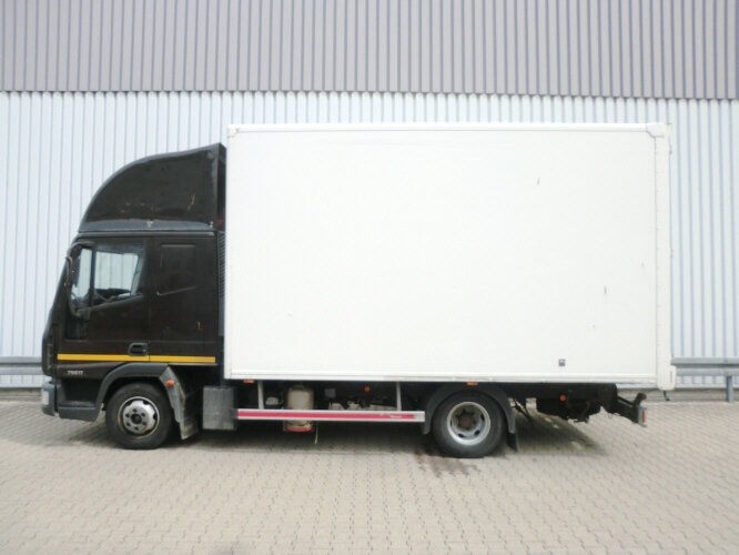 Iveco EuroCargo 75 E 17/4x2 EuroCargo 75 E 17/4x2, 6x VORHANDEN! - Koffer LKW: das Bild 4 Iveco EuroCargo 75 E 17/4x2 EuroCargo 75 E 17/4x2, 6x VORHANDEN! - Koffer LKW: das Bild 4