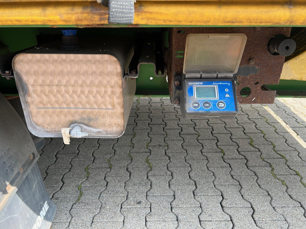 Planenauflieger Krone SDP 27 eLCUQ-CS SDP 27 eLCUQ-CS, Coilmulde, Edscha-Verdeck, Hubdach, ca. 93m³: das Bild 7 Planenauflieger Krone SDP 27 eLCUQ-CS SDP 27 eLCUQ-CS, Coilmulde, Edscha-Verdeck, Hubdach, ca. 93m³: das Bild 7