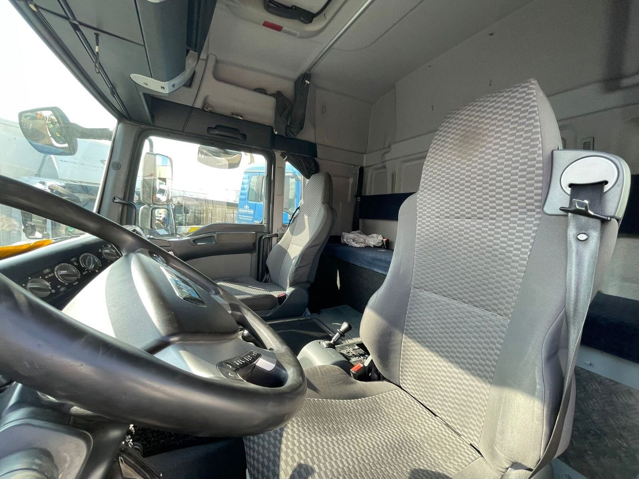 MAN TGM 18.330 4X2 LL TGM 18.330 4X2 LL, Fahrschulausstattung - LKW: das Bild 3 MAN TGM 18.330 4X2 LL TGM 18.330 4X2 LL, Fahrschulausstattung - LKW: das Bild 3