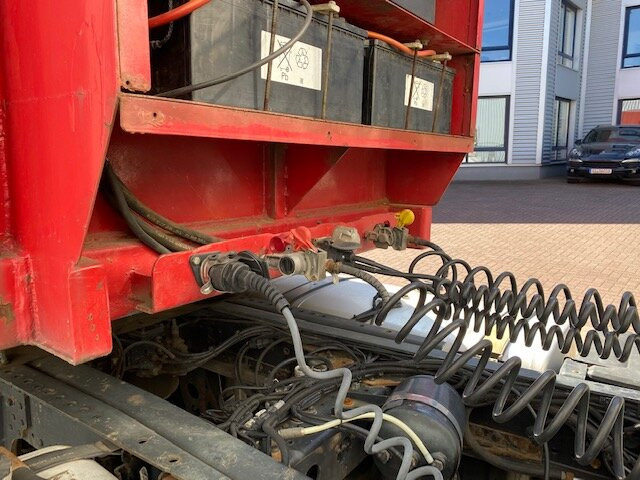 Langendorf SATUE 20/24 SATUE 20/24 mit durchgehender hydr. Rampe - Tieflader Auflieger: das Bild 4 Langendorf SATUE 20/24 SATUE 20/24 mit durchgehender hydr. Rampe - Tieflader Auflieger: das Bild 4