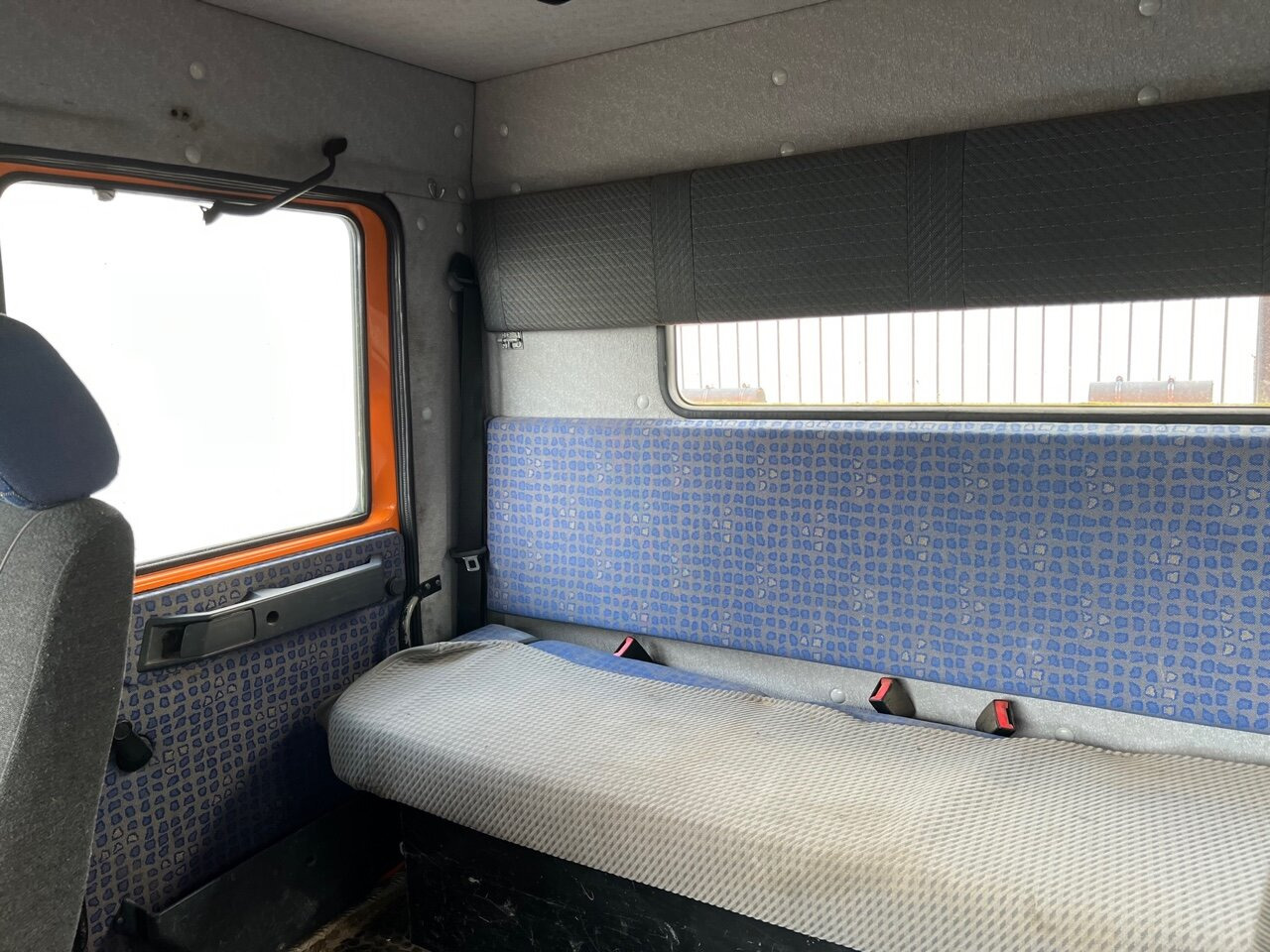 MAN 14.225 LAK 4x4 BB Doka 14.225 LAK 4x4 BB Doka, Winterdienstausstattung - Kipper: das Bild 5 MAN 14.225 LAK 4x4 BB Doka 14.225 LAK 4x4 BB Doka, Winterdienstausstattung - Kipper: das Bild 5