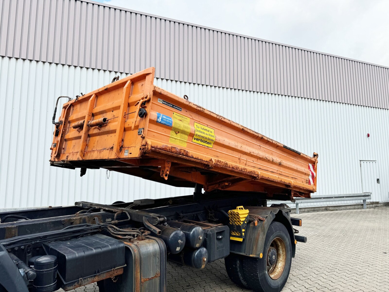 MAN LE 18.280 4X4 BB LE 18.280 4X4 BB, Winterdienstausstattung, Grüne Plakette - Kipper, Autokran: das Bild 4 MAN LE 18.280 4X4 BB LE 18.280 4X4 BB, Winterdienstausstattung, Grüne Plakette - Kipper, Autokran: das Bild 4