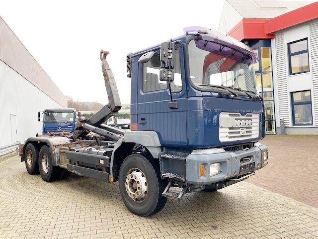 Abrollkipper MAN T40 26.364/414 6x4, 6-Zylinder T40 26.364/414 6x4, 6-Zylinder: das Bild 9