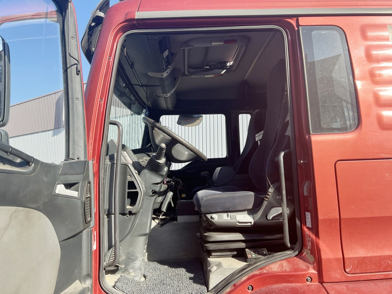 MAN TGA 25.530 8x4-4 BL, Lift-/Lenkachse TGA 25.530 8x4-4 BL, Lift-/Lenkachse - Abrollkipper: das Bild 5 MAN TGA 25.530 8x4-4 BL, Lift-/Lenkachse TGA 25.530 8x4-4 BL, Lift-/Lenkachse - Abrollkipper: das Bild 5