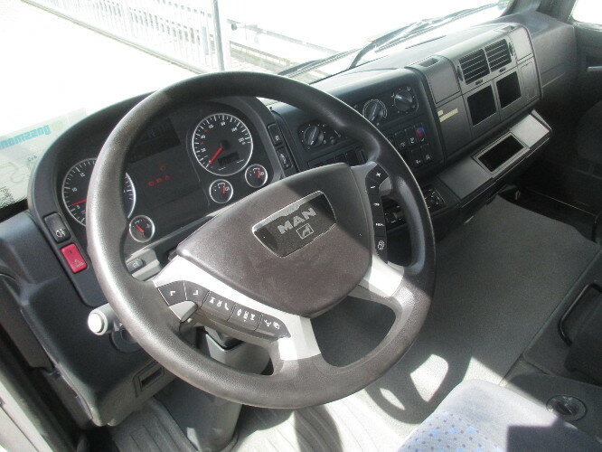 MAN TGL 12.240 BL 4x2 TGL 12.240BL 4x2, mit Kran Hiab 088 mit Funk - Autokran, Plane LKW: das Bild 4 MAN TGL 12.240 BL 4x2 TGL 12.240BL 4x2, mit Kran Hiab 088 mit Funk - Autokran, Plane LKW: das Bild 4