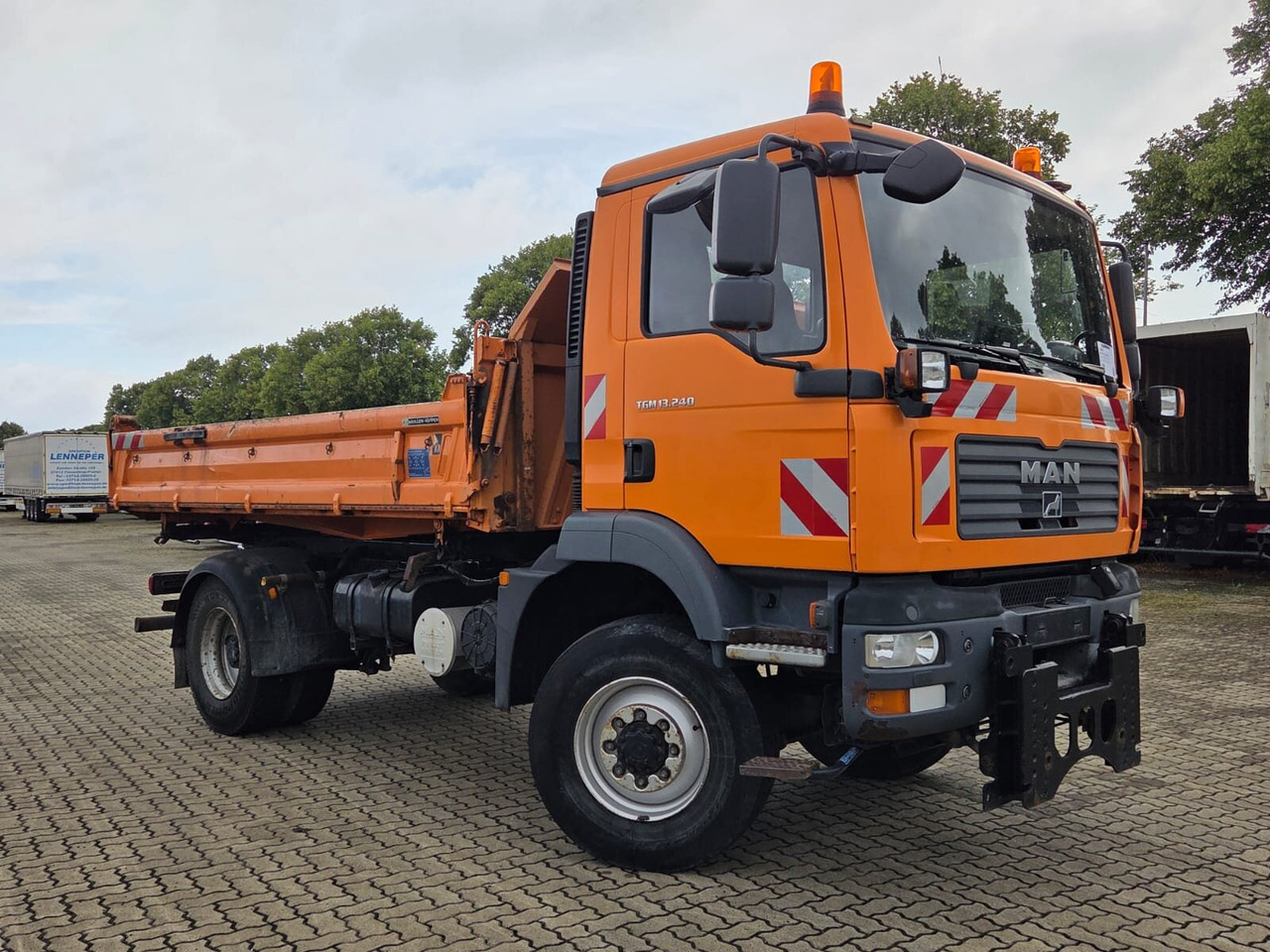 MAN TGM 15.240 4X4 BL TGM 15.240 4X4 BL, Winterdienstausstattung - Kipper: das Bild 1 MAN TGM 15.240 4X4 BL TGM 15.240 4X4 BL, Winterdienstausstattung - Kipper: das Bild 1