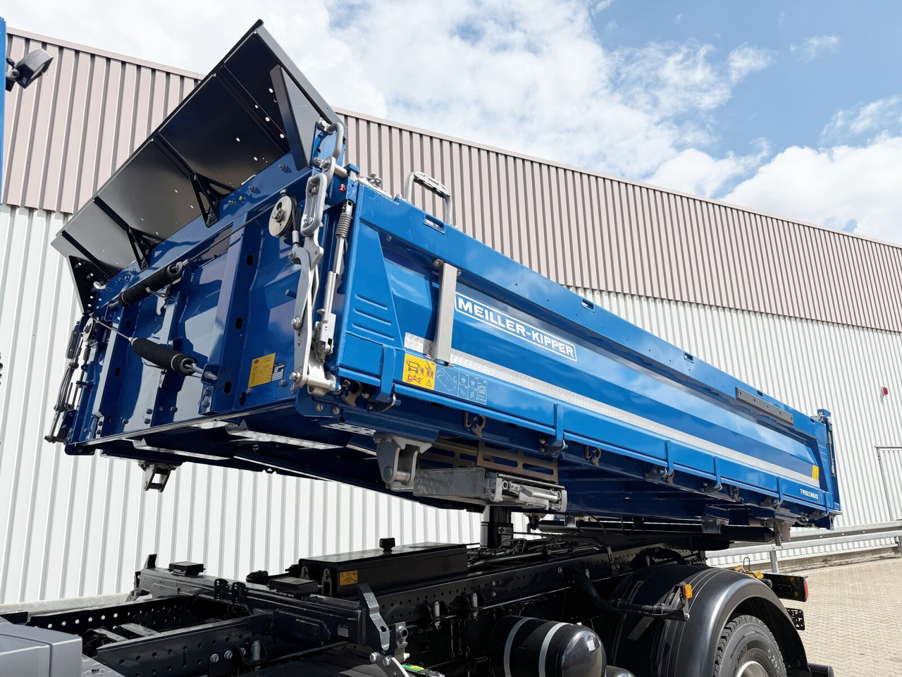 MAN TGM 18.320 4x4 BB CH TGM 18.320 4x4 BB CH, Navi, Meiller Trigenius - Kipper: das Bild 2 MAN TGM 18.320 4x4 BB CH TGM 18.320 4x4 BB CH, Navi, Meiller Trigenius - Kipper: das Bild 2