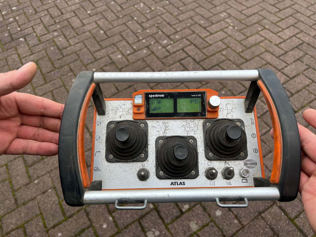 MAN TGS 26.360/400 6x2-4 BL TGS 26.360/400 6x2-4 BL, Lenk-/Lift, Kran Atlas AK 206.3E A5, Funk - Abrollkipper, Autokran: das Bild 5 MAN TGS 26.360/400 6x2-4 BL TGS 26.360/400 6x2-4 BL, Lenk-/Lift, Kran Atlas AK 206.3E A5, Funk - Abrollkipper, Autokran: das Bild 5