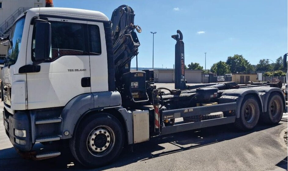 MAN TGS 26.440 BB 6x4 TGS 26.440 BB/6x4 Hiab Kran 166 BS-2-Hiduo, Multilift XR 21 S 59 Abrollanlage - Abrollkipper, Autokran: das Bild 2 MAN TGS 26.440 BB 6x4 TGS 26.440 BB/6x4 Hiab Kran 166 BS-2-Hiduo, Multilift XR 21 S 59 Abrollanlage - Abrollkipper, Autokran: das Bild 2