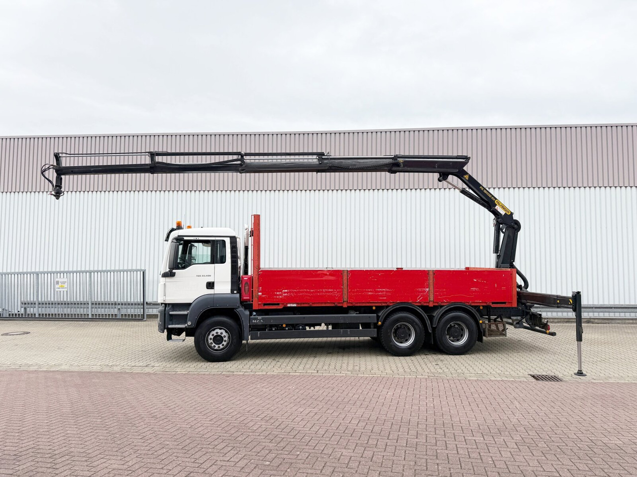 MAN TGS 33.400 6x4 BB TGS 33.400 6x4 BB, Navi, Heckkran PK18002-EH C, Funk - Autokran, Pritsche LKW: das Bild 2 MAN TGS 33.400 6x4 BB TGS 33.400 6x4 BB, Navi, Heckkran PK18002-EH C, Funk - Autokran, Pritsche LKW: das Bild 2