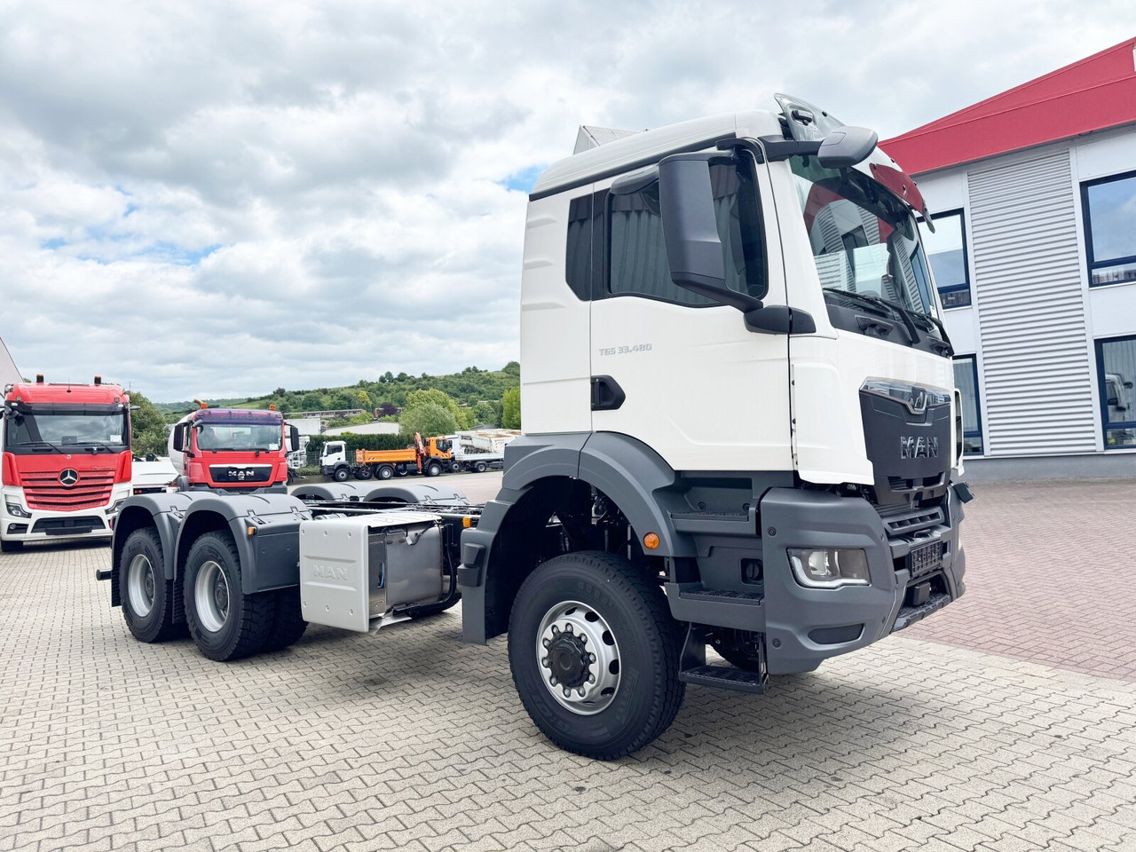 NEU: Fahrgestell LKW MAN TGS 33.480 6x6 BB CH TGS 33.480 6x6 BB CH, Hohe Bauart, Nebenantrieb: das Bild 9