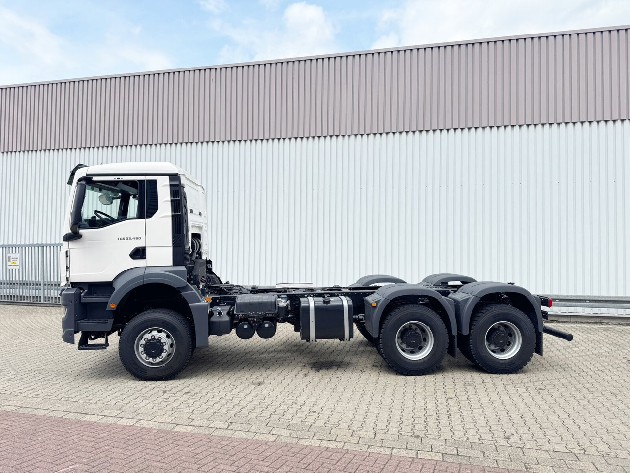 NEU: Fahrgestell LKW MAN TGS 33.480 6x6 BB CH TGS 33.480 6x6 BB CH, Hohe Bauart, Nebenantrieb: das Bild 13