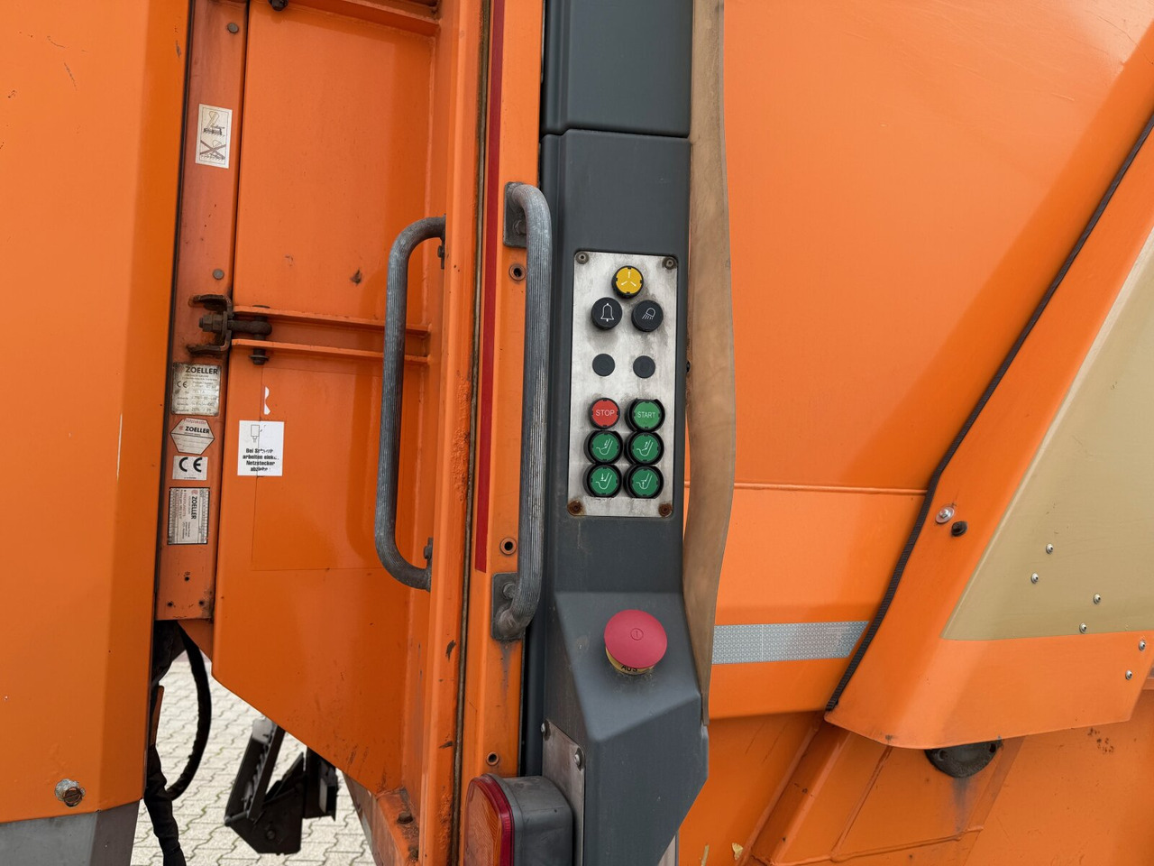 Müllwagen Für die Beförderung von Müll MAN TGS 35.360 8x2-6 BL TGS 35.360 8x2-6 BL, 2x Lenkachse, Zöller Medium XL, Zöller-Schüttung: das Bild 10 Müllwagen Für die Beförderung von Müll MAN TGS 35.360 8x2-6 BL TGS 35.360 8x2-6 BL, 2x Lenkachse, Zöller Medium XL, Zöller-Schüttung: das Bild 10