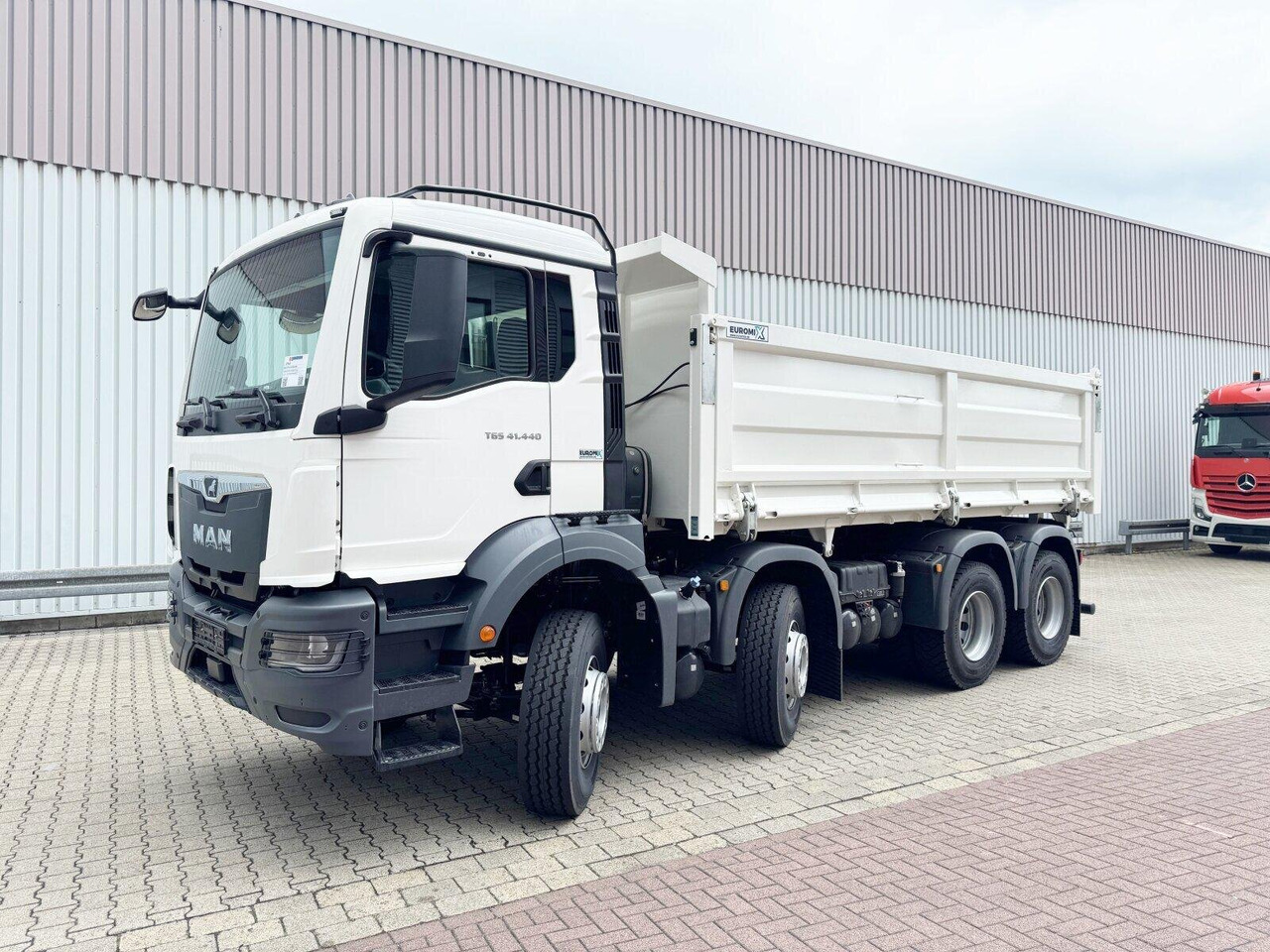 MAN TGS 41.440 8x4 BB TGS 41.440 8x4 BB, Bordmatik, ca. 16m³ - Kipper: das Bild 4 MAN TGS 41.440 8x4 BB TGS 41.440 8x4 BB, Bordmatik, ca. 16m³ - Kipper: das Bild 4