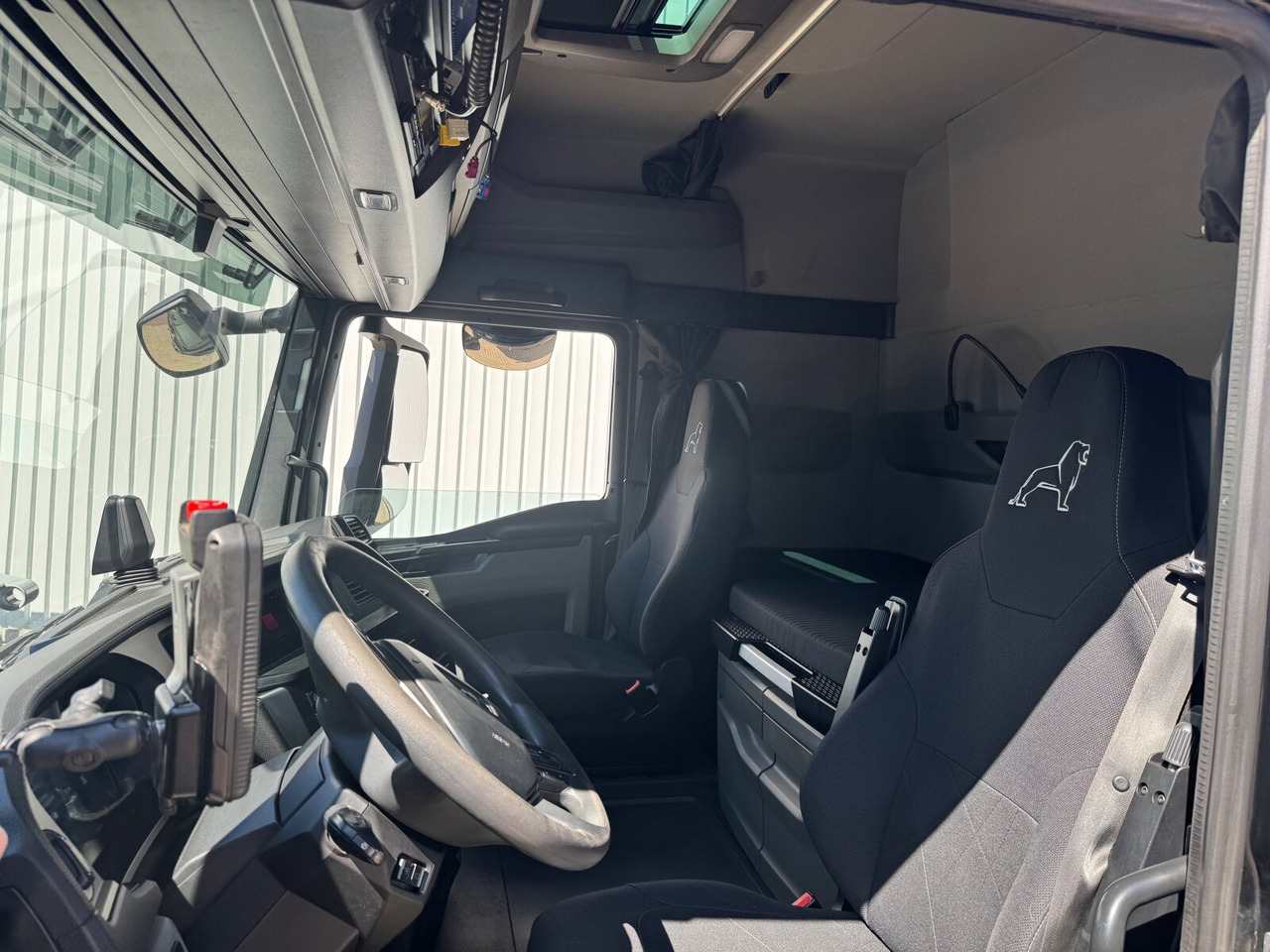 MAN TGX 26.510 6X2-4 BL TGX 26.510 6X2-4 BL, Lenk-/Liftachse, Funk - Abrollkipper: das Bild 5 MAN TGX 26.510 6X2-4 BL TGX 26.510 6X2-4 BL, Lenk-/Liftachse, Funk - Abrollkipper: das Bild 5