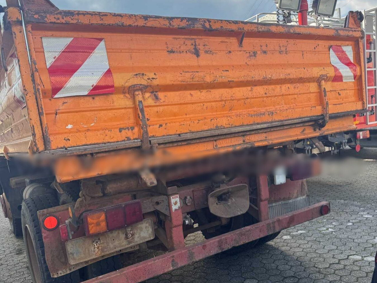 Mercedes-Benz 1314 K 4x2 1314 K 4x2, 6-Zylinder Motor - Kipper: das Bild 3 Mercedes-Benz 1314 K 4x2 1314 K 4x2, 6-Zylinder Motor - Kipper: das Bild 3