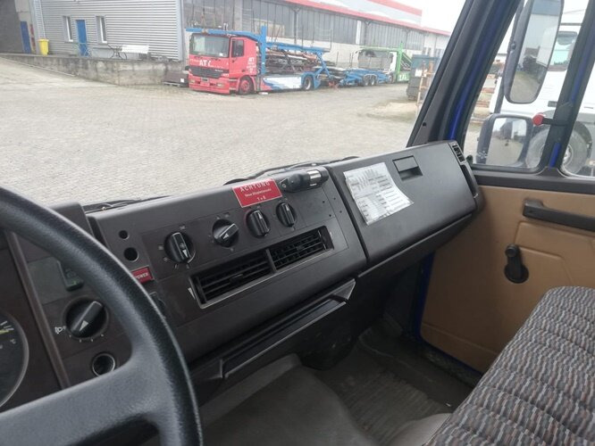 Mercedes-Benz 917 AF 4x4 Doka 917 AF 4x4 Doka - Koffer LKW: das Bild 5 Mercedes-Benz 917 AF 4x4 Doka 917 AF 4x4 Doka - Koffer LKW: das Bild 5