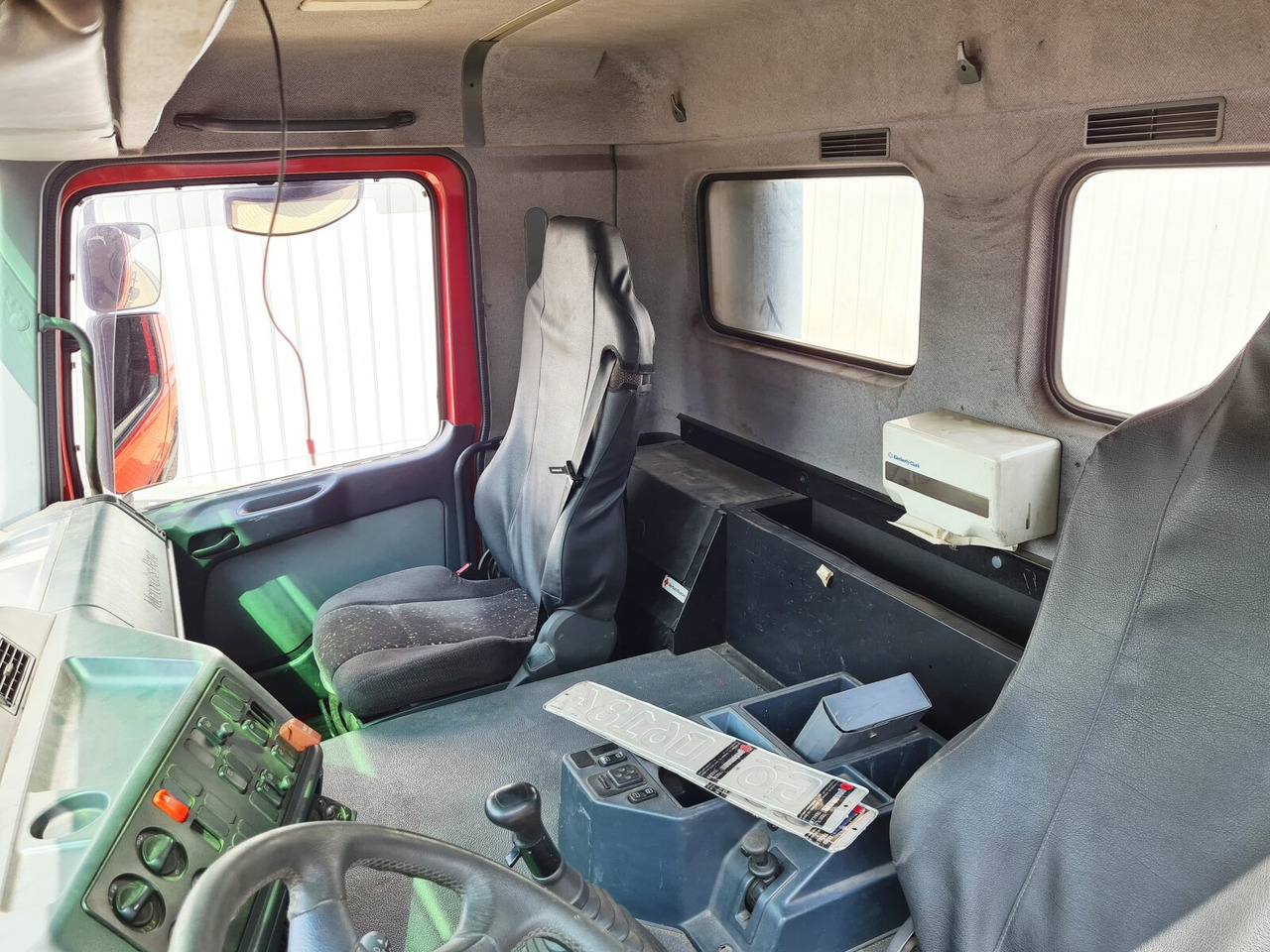 Mercedes-Benz Actros 1835 K 4x2 Actros 1835 K 4x2 - Fahrgestell LKW: das Bild 4 Mercedes-Benz Actros 1835 K 4x2 Actros 1835 K 4x2 - Fahrgestell LKW: das Bild 4