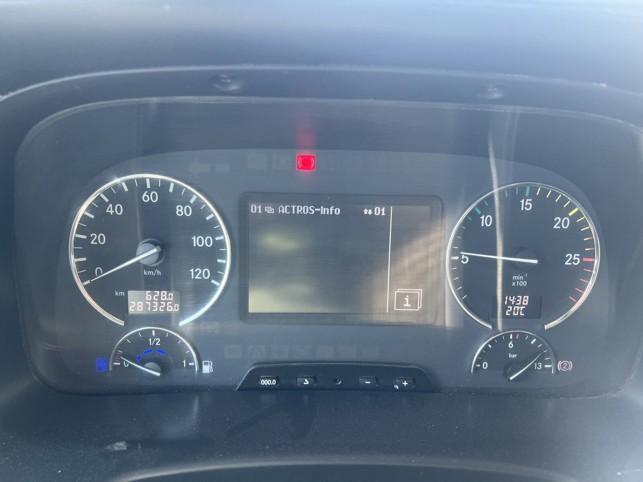 Fahrgestell LKW Mercedes-Benz Actros 2032 LA 4x4 Actros 2032 LA 4x4/ Rdstand 3.600 mm: das Bild 14 Fahrgestell LKW Mercedes-Benz Actros 2032 LA 4x4 Actros 2032 LA 4x4/ Rdstand 3.600 mm: das Bild 14