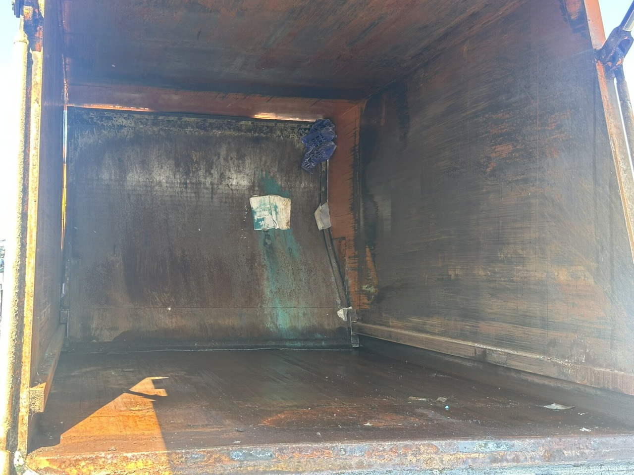 Mercedes-Benz Actros 2532 L 6x2 Actros 2532/41 L 6x2, EEV, Lenkachse, Haller X2C M21, Zöller-Schüttung - Müllwagen: das Bild 3 Mercedes-Benz Actros 2532 L 6x2 Actros 2532/41 L 6x2, EEV, Lenkachse, Haller X2C M21, Zöller-Schüttung - Müllwagen: das Bild 3