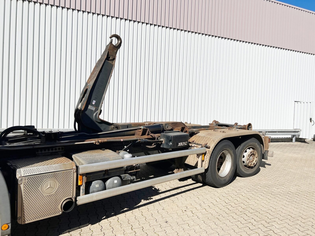Mercedes-Benz Actros 2541 L 6x2 Actros 2541 L 6x2/48 Retarder, Lenk-/Liftachse - Abrollkipper: das Bild 2 Mercedes-Benz Actros 2541 L 6x2 Actros 2541 L 6x2/48 Retarder, Lenk-/Liftachse - Abrollkipper: das Bild 2