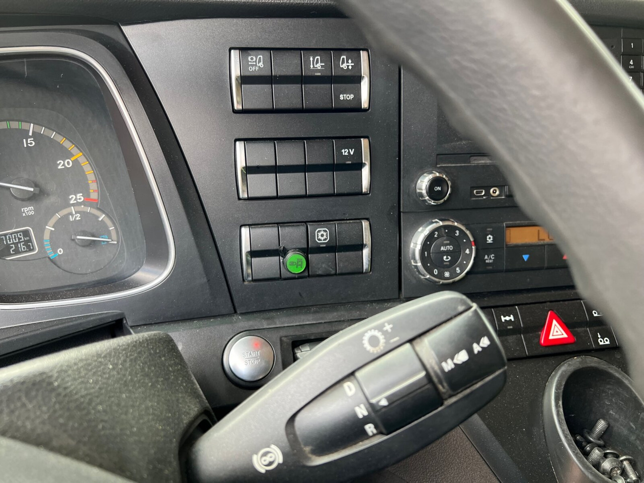 Mercedes-Benz Actros 2542/48 L/nR 6x2 Actros 2542/48 L/nR 6x2, Retarder, Standklima, StreamSpace, SoloStar - Containerwagen/ Wechselfahrgestell LKW: das Bild 5 Mercedes-Benz Actros 2542/48 L/nR 6x2 Actros 2542/48 L/nR 6x2, Retarder, Standklima, StreamSpace, SoloStar - Containerwagen/ Wechselfahrgestell LKW: das Bild 5