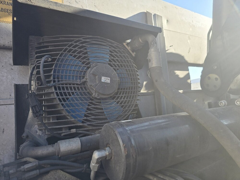 Mercedes-Benz Actros 2546 L 6x2 Actros 2546 L 6x2, Hiab Kran 244 E - 6 Hiduo, 16,1 m 920 kg, Funk - Autokran, Pritsche LKW: das Bild 5 Mercedes-Benz Actros 2546 L 6x2 Actros 2546 L 6x2, Hiab Kran 244 E - 6 Hiduo, 16,1 m 920 kg, Funk - Autokran, Pritsche LKW: das Bild 5