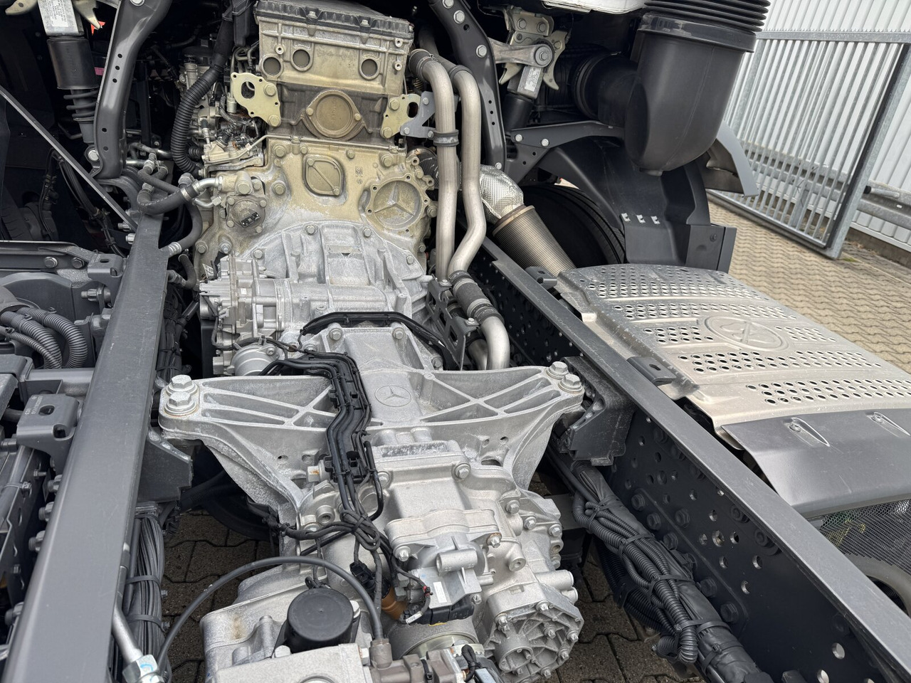 Mercedes-Benz Actros 2548 L 6x2 Actros 2548 L 6x2, Retarder, Lenk-/Liftachse - Abrollkipper: das Bild 2 Mercedes-Benz Actros 2548 L 6x2 Actros 2548 L 6x2, Retarder, Lenk-/Liftachse - Abrollkipper: das Bild 2