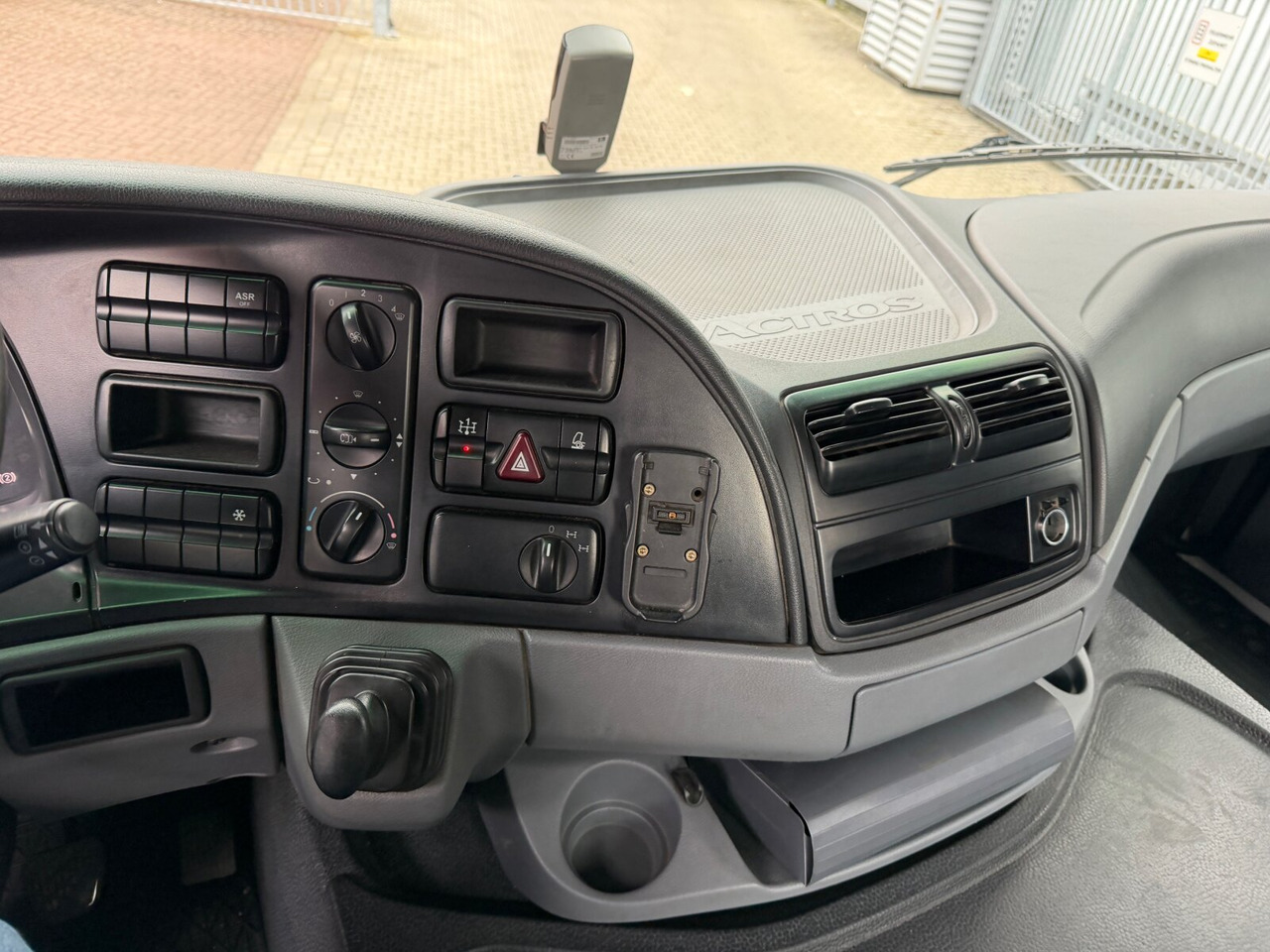 Mercedes-Benz Actros 2641 6x4 Actros 2641 6x4 - Abrollkipper: das Bild 3 Mercedes-Benz Actros 2641 6x4 Actros 2641 6x4 - Abrollkipper: das Bild 3