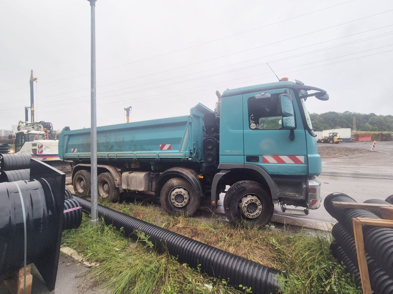 Mercedes-Benz Actros 3241 K 8x4/4 Actros 3241 K 8x4/4, Bordmatik - Kipper: das Bild 3 Mercedes-Benz Actros 3241 K 8x4/4 Actros 3241 K 8x4/4, Bordmatik - Kipper: das Bild 3