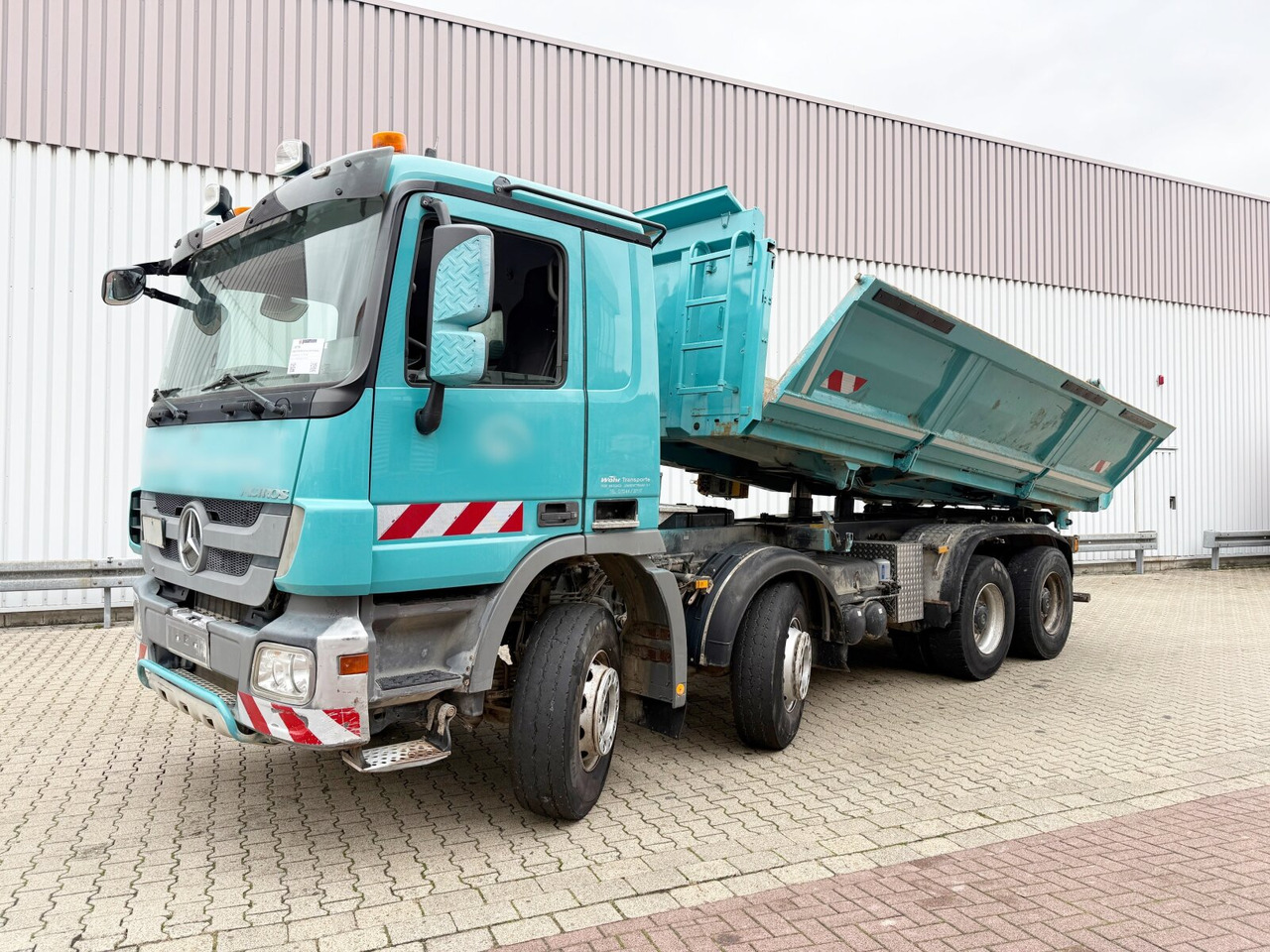 Mercedes-Benz Actros 3241 K 8x4/4 Actros 3241 K 8x4/4, Bordmatik - Kipper: das Bild 1 Mercedes-Benz Actros 3241 K 8x4/4 Actros 3241 K 8x4/4, Bordmatik - Kipper: das Bild 1