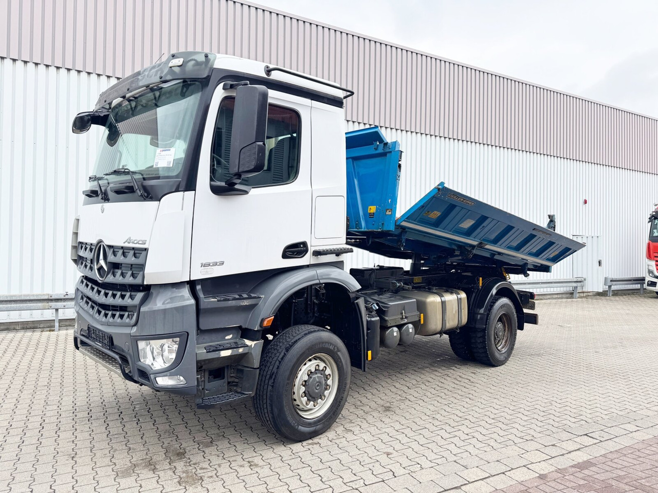 Mercedes-Benz Arocs 1833 AK 4x4 Arocs 1833 AK 4x4, Meiller 3-S-Kipper, Bordmatik - Kipper: das Bild 1 Mercedes-Benz Arocs 1833 AK 4x4 Arocs 1833 AK 4x4, Meiller 3-S-Kipper, Bordmatik - Kipper: das Bild 1